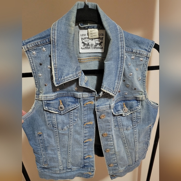 Levi distressed denim vest (Small) - Picture 1 of 6